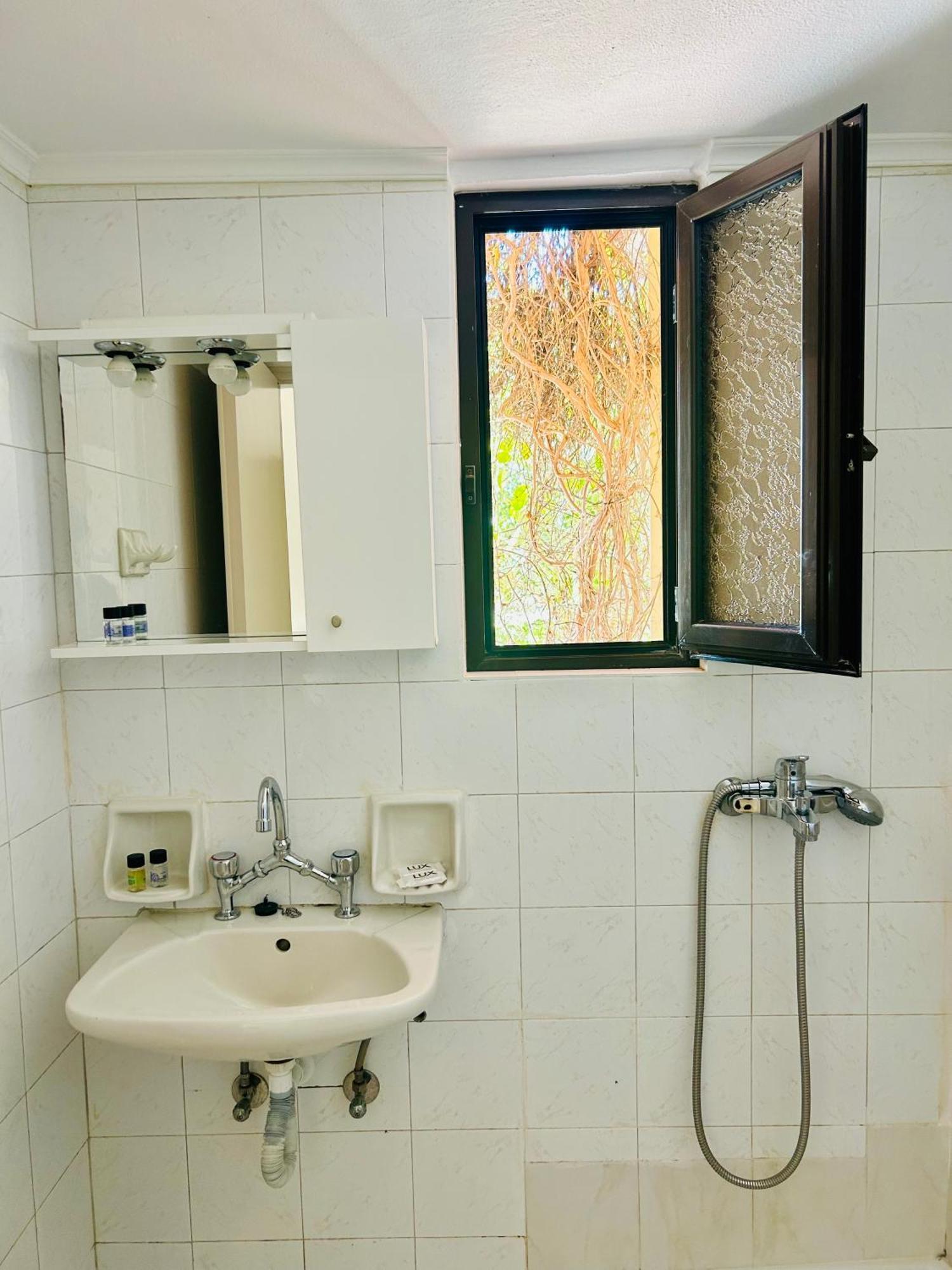 Esperia Apartments プラタネス エクステリア 写真